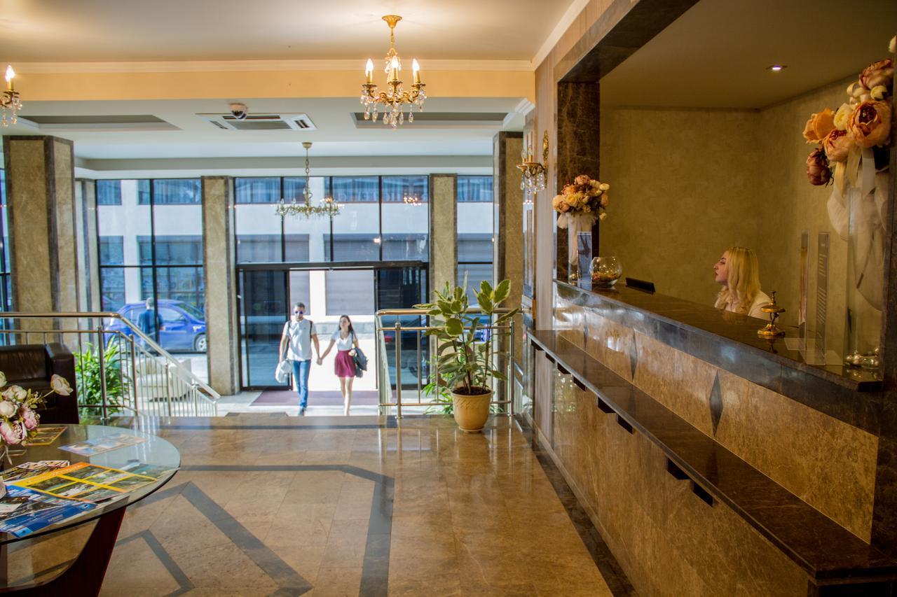 Grand Hotel Gagra Exteriör bild