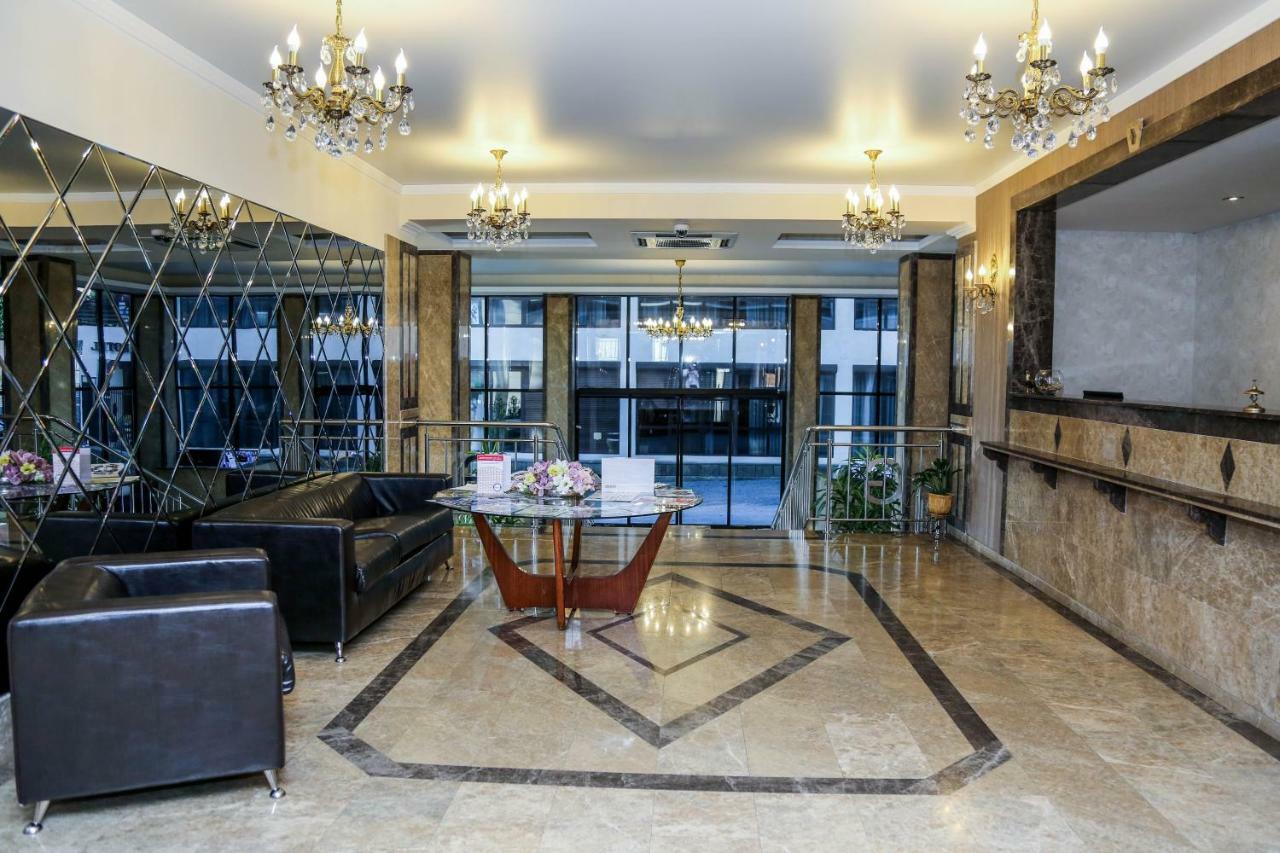 Grand Hotel Gagra Exteriör bild